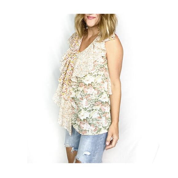 Floral Ruffle Sleeveless Top - Picture 3 of 3